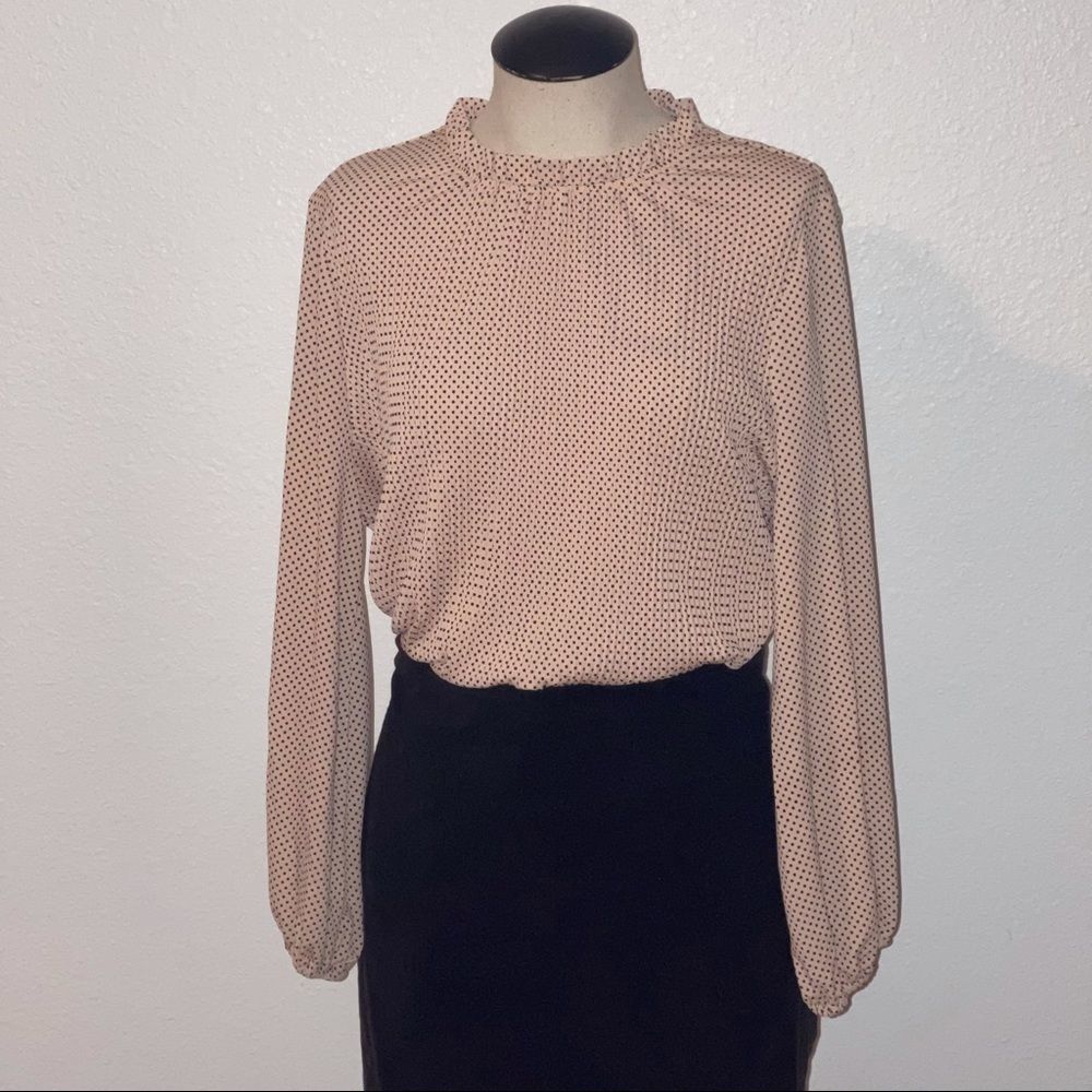 ADRIANNA PAPELL LONG SLEEVE LIGHT PINK POLKA DOT BLOUSE. SIZE M